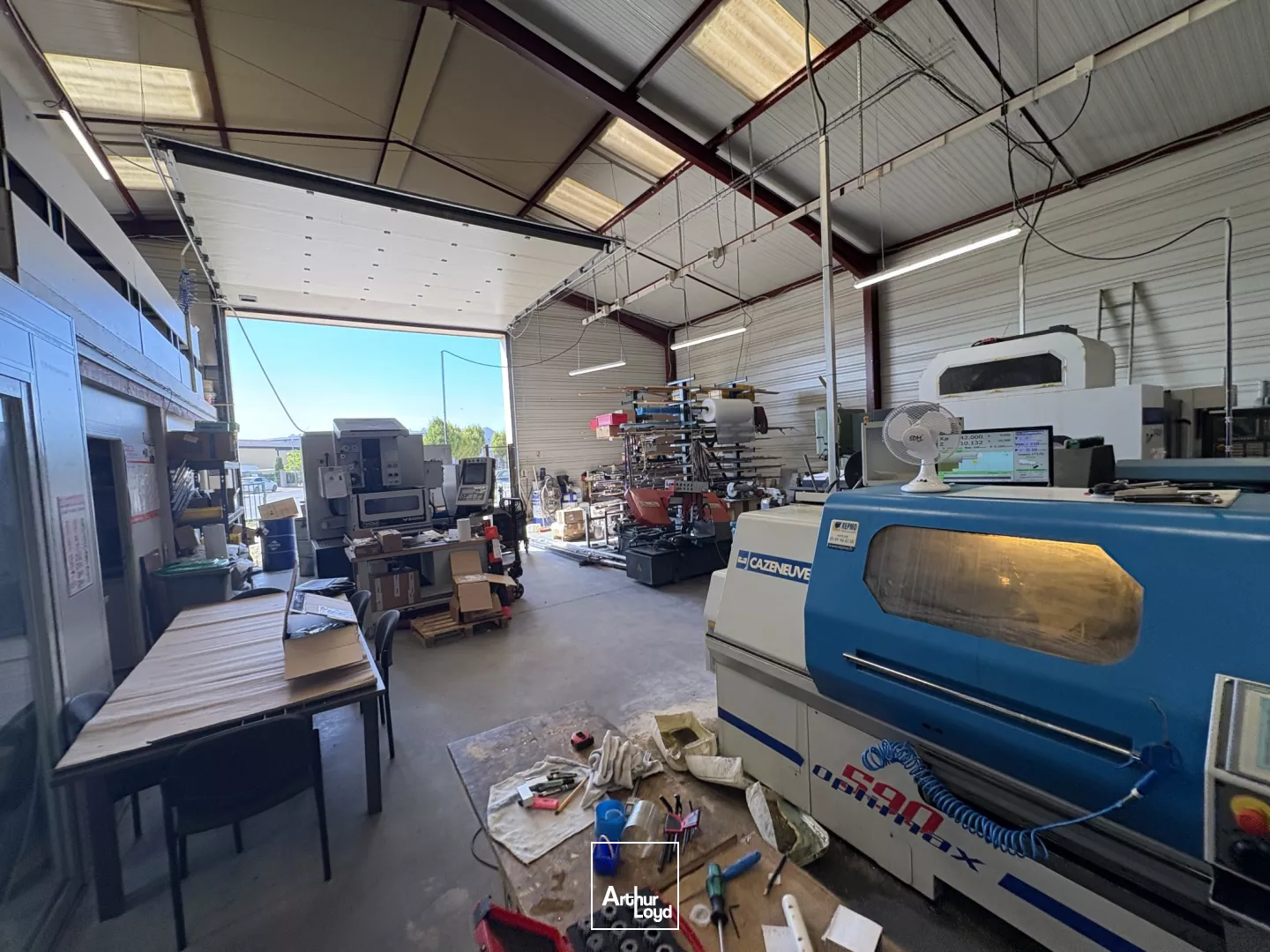 Bâtiment à vendre Marcilly en Villette 270 m2 