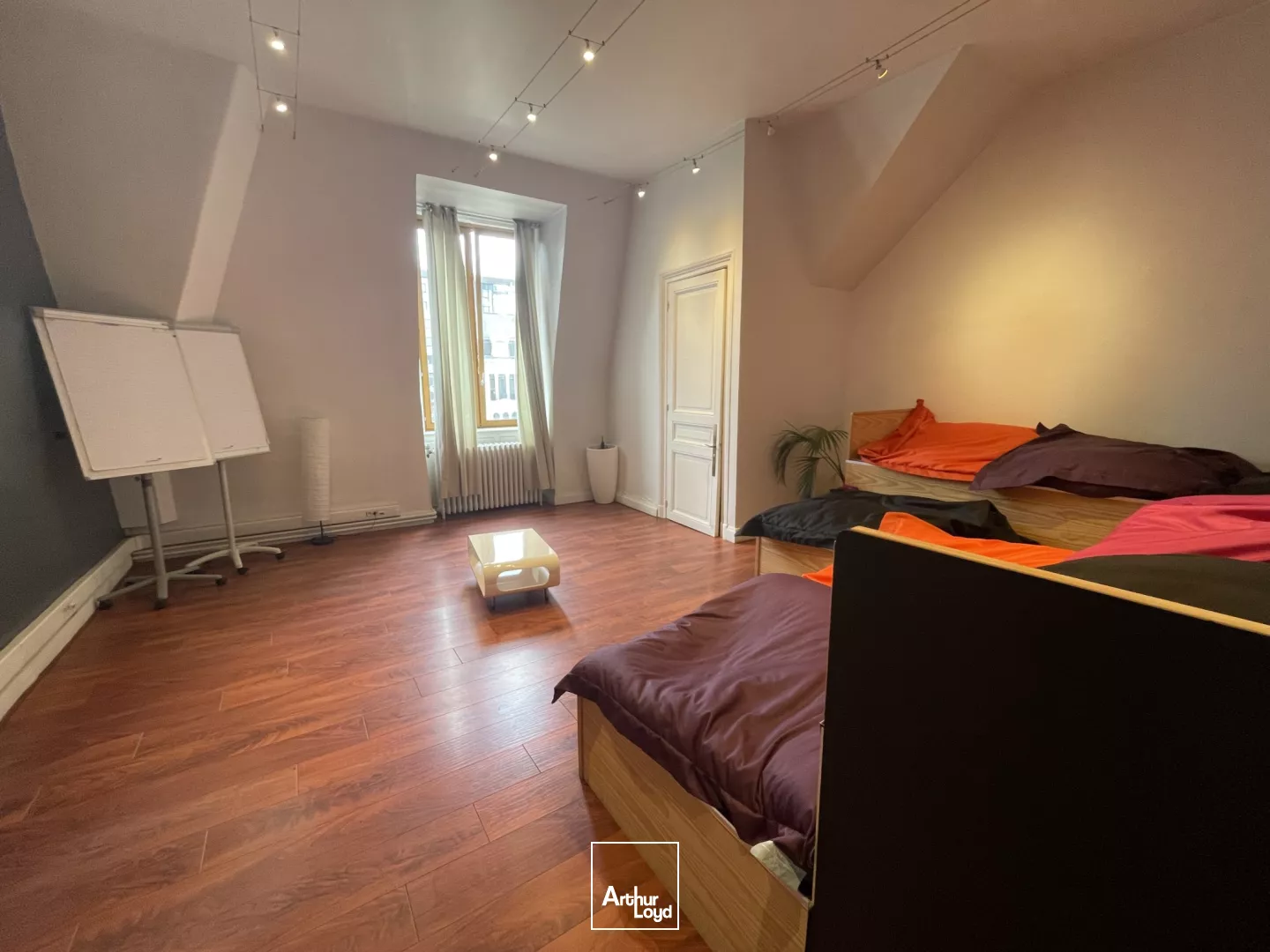 À louer : Bureaux de standing dans demeure bourgeoise au coeur de Roubaix - Cadre prestigieux, accessibilité optimale