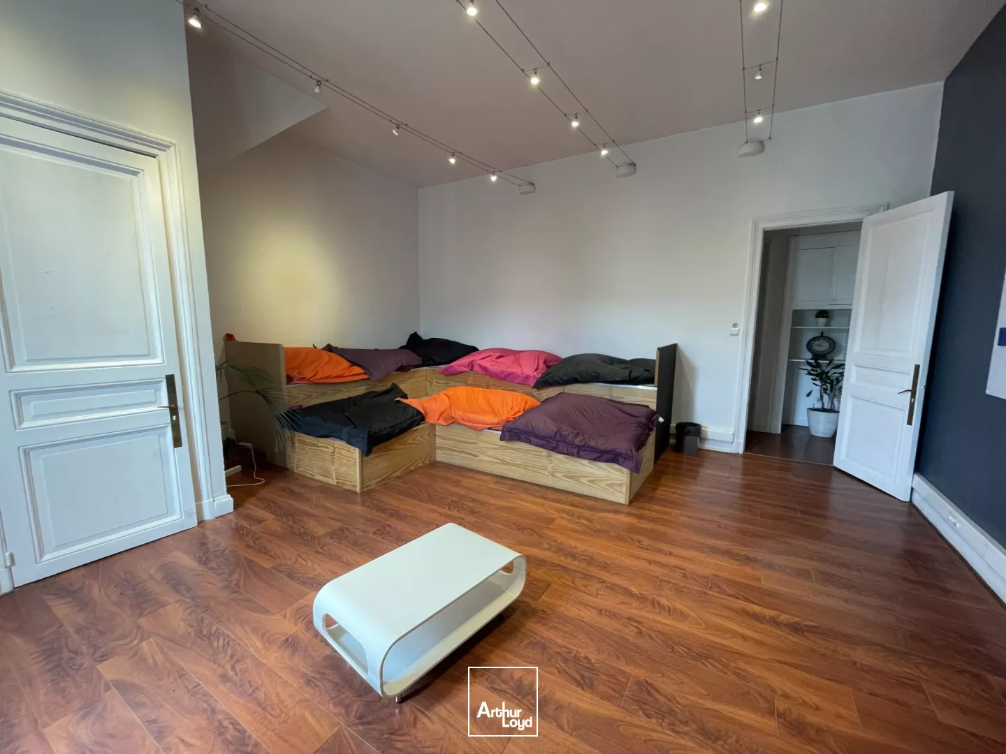 À louer : Bureaux de standing dans demeure bourgeoise au coeur de Roubaix - Cadre prestigieux, accessibilité optimale