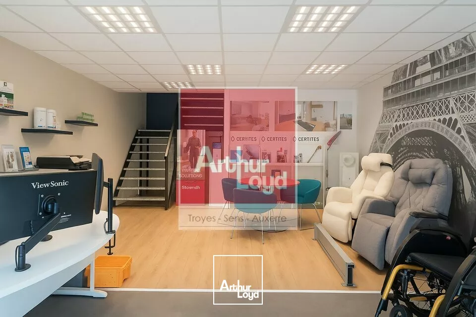 À LOUER  Local d'activités de 438 m²  ZI La Chapelle-Saint-Luc (10)