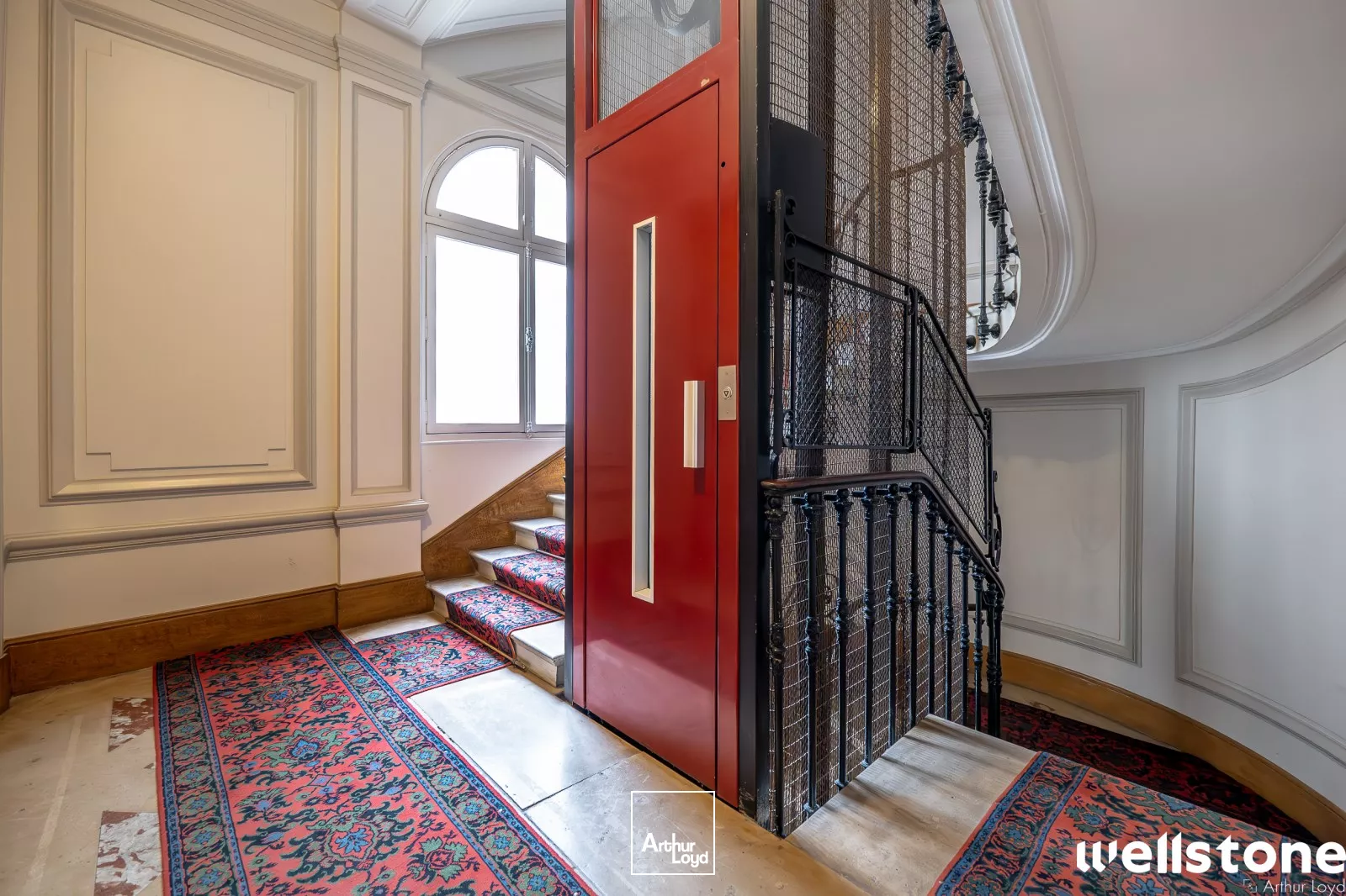 Bureaux à louer à PARIS 75008