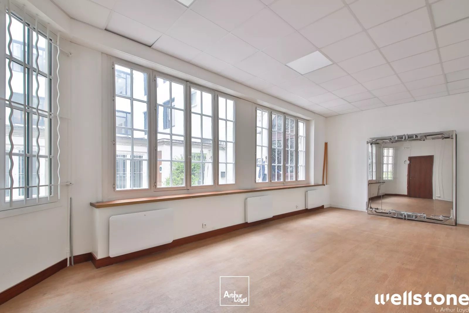 Bureaux à louer à PARIS 75008