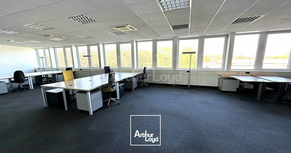 BUREAUX à LOUER de 1274 m²
