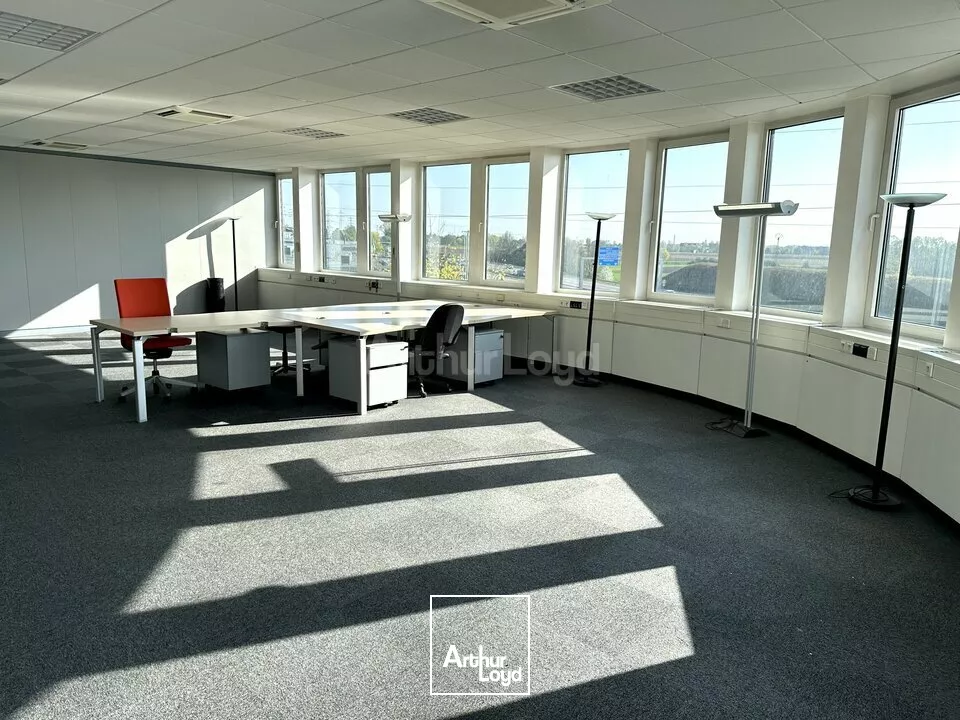 BUREAUX à LOUER de 1274 m²