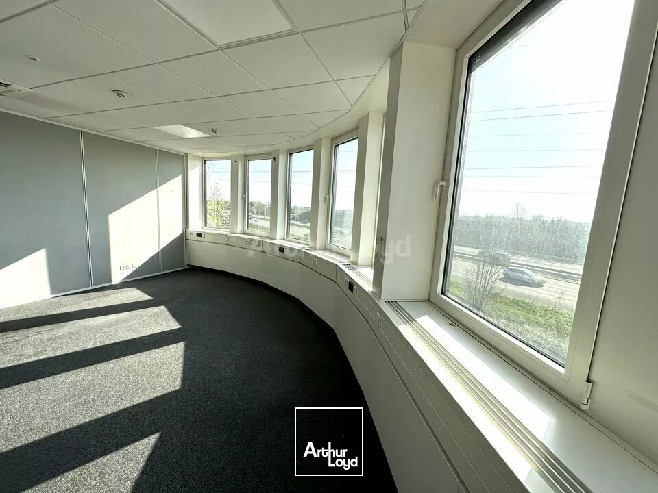 BUREAUX à LOUER de 1274 m²