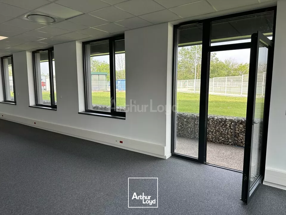 BUREAUX à LOUER de 353 m²