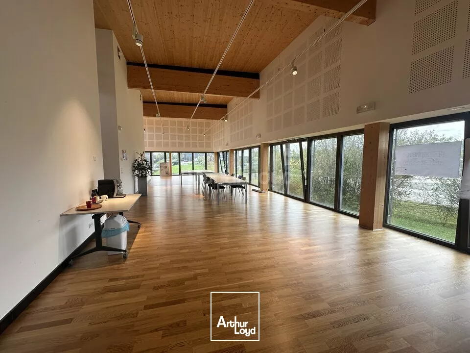 BUREAUX à VENDRE de 504 m²
