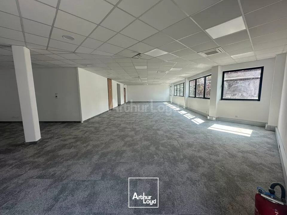 BUREAUX à LOUER de 176 m²