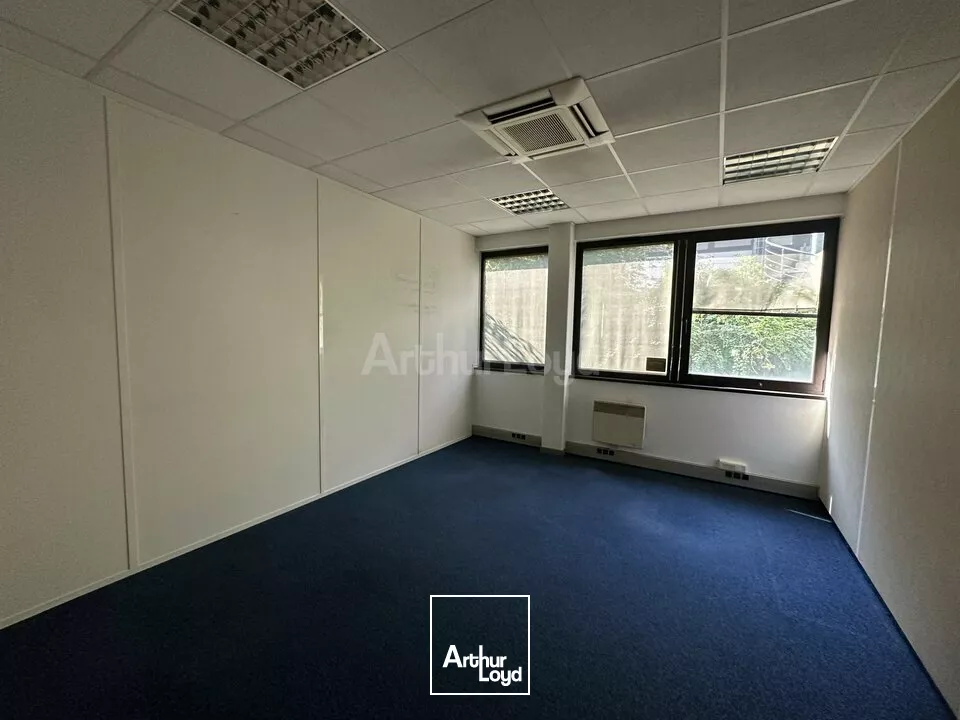 BUREAUX à LOUER de 361 m²