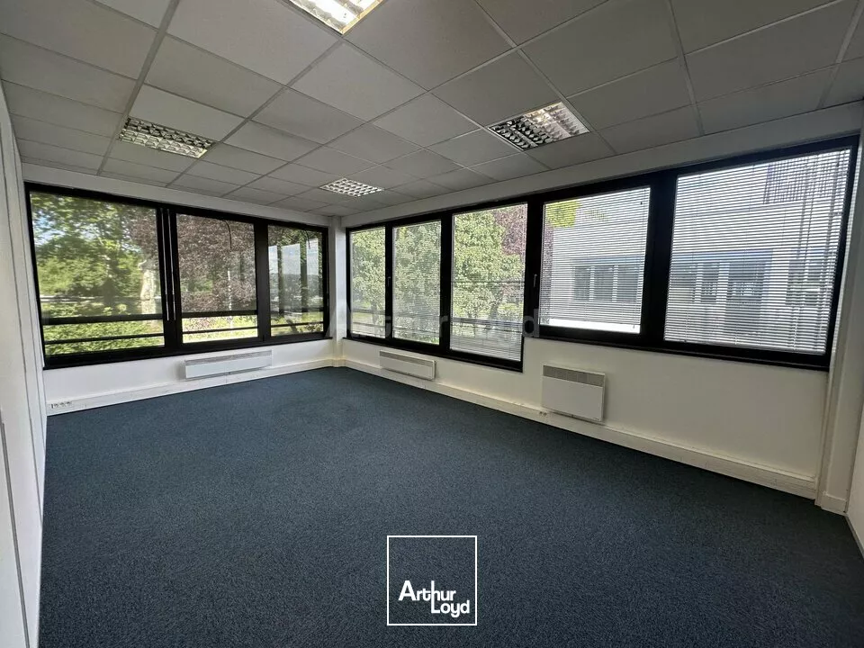 BUREAUX à LOUER de 361 m²