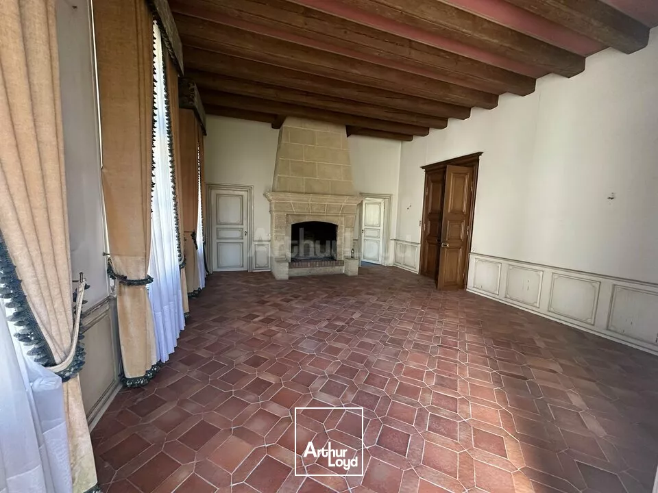 LOCAL D'ACTIVITE - ENTREPOT à VENDRE de 1025 m²