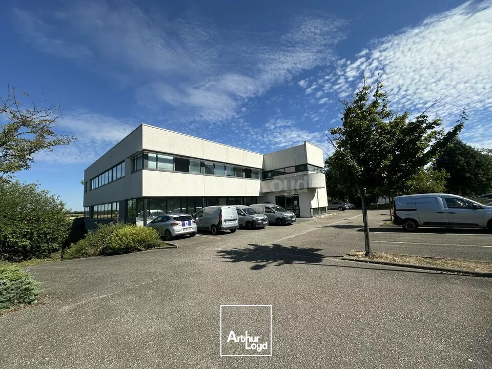 BUREAUX à LOUER de 526.6 m²