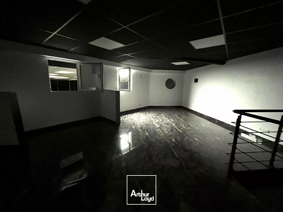 A LOUER - TRÈS BON VISUEL SUR AXE PASSANT - LE HAVRE