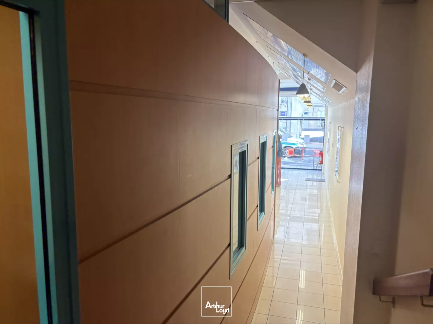 A LOUER - LOCAL COMMERCIAL DE 140 m² - ORLÉANS CENTRE / RUE BANNIER