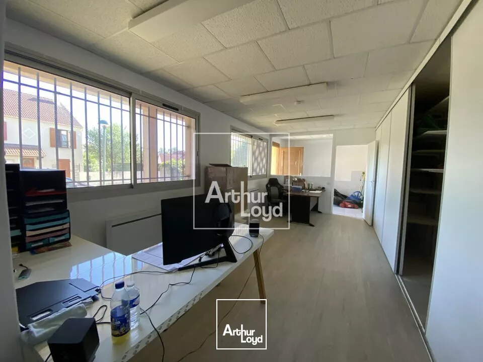 Bureaux à louer dans environnement calme.