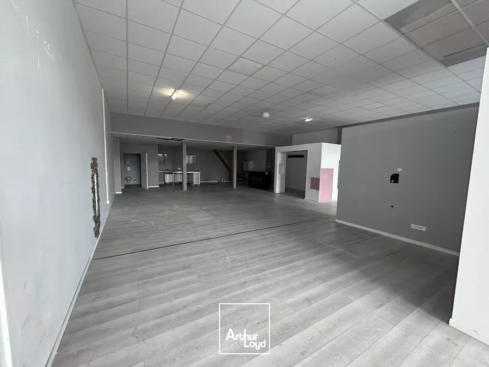LOCAL COMMERCIAL à LOUER de 367.5 m²