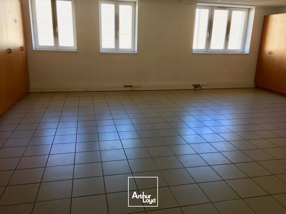 BUREAUX à LOUER de 79.87 m²