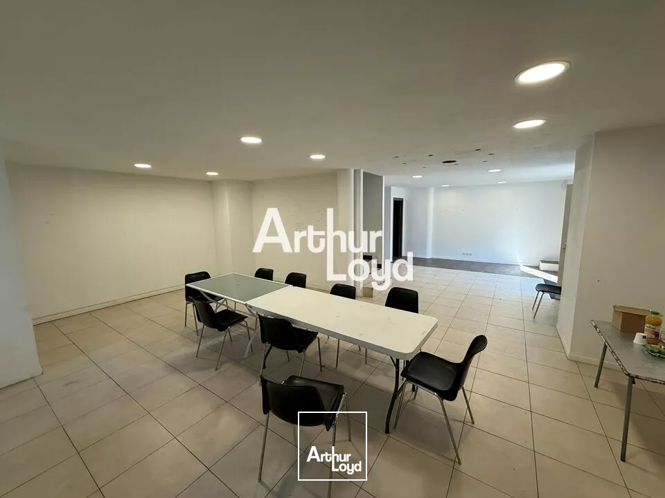 Local d'activité de 220 m² avec bureaux à vendre - Fréjus