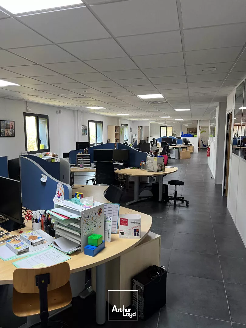 A LOUER - LIMOGES proche A20 - Bureaux avec open space 330 m²