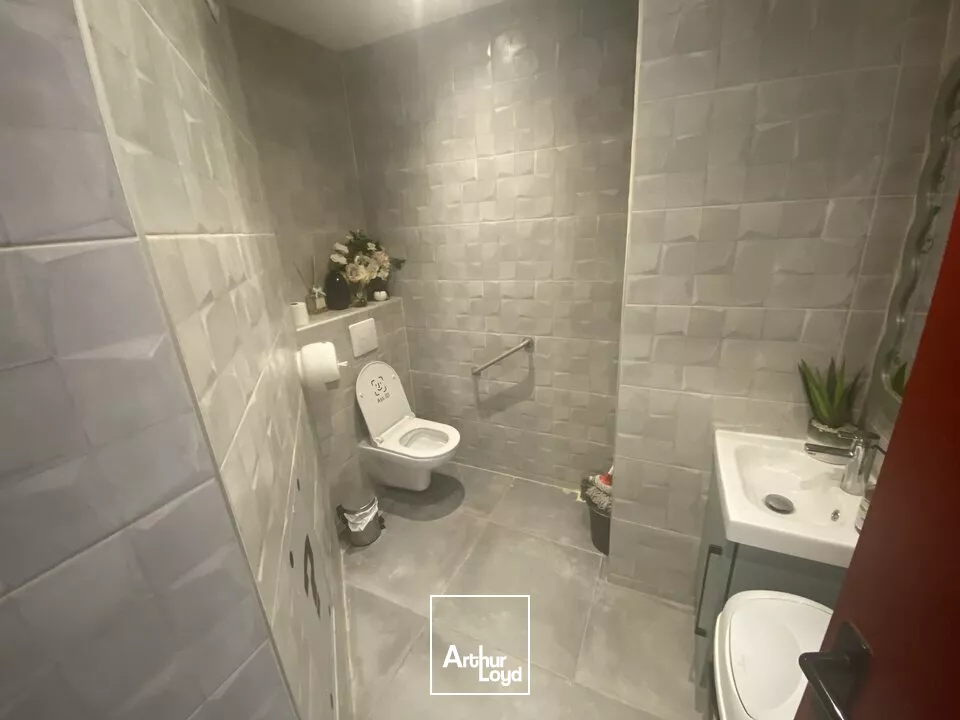 LOCAL COMMERCIAL 46 m2 - Extraction Complète 