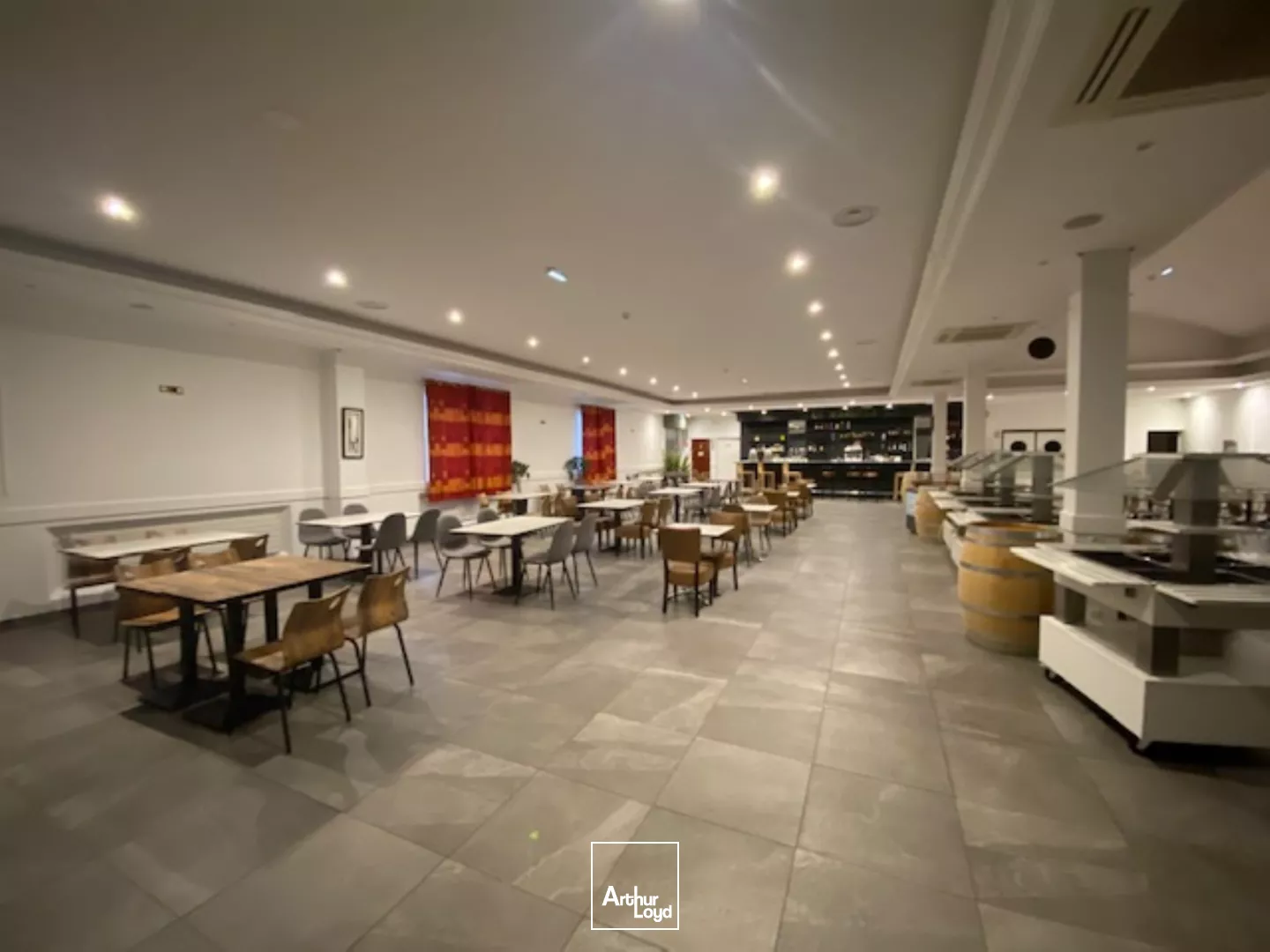 LOCAL COMMERCIAL DE 770 M²A LOUER - ZONE KERGONAN BREST