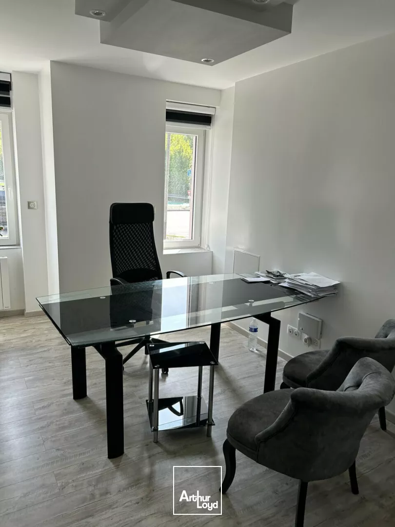 BUREAUX à VENDRE de 218 m²