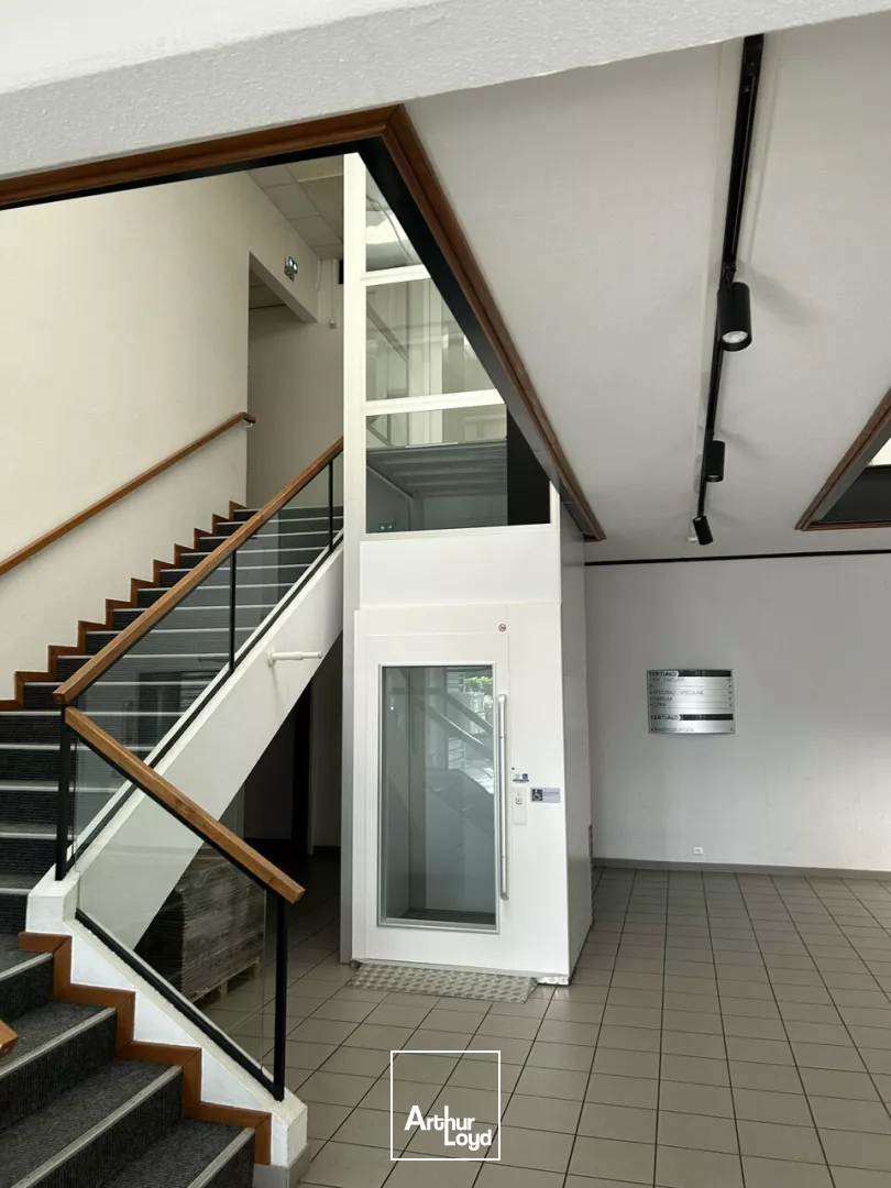 BUREAUX à LOUER de 1242 m²