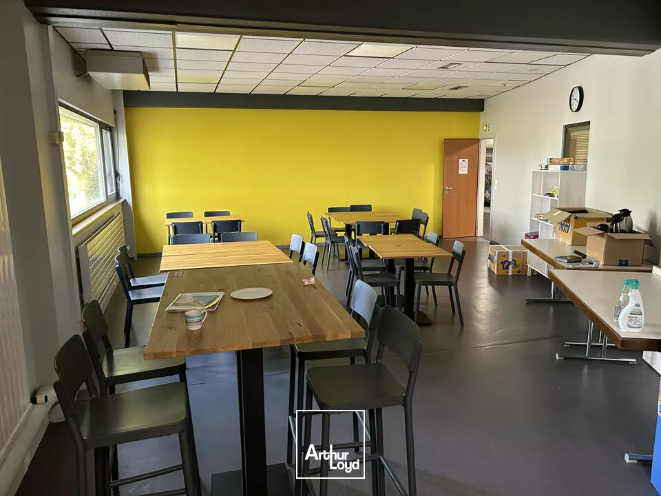 BUREAUX à LOUER de 1242 m²