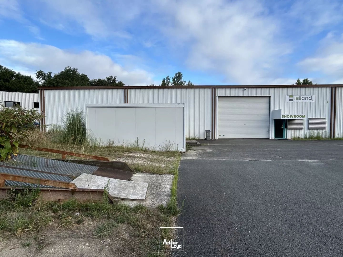 À louer entrepôts de 900 m² à EYSINES