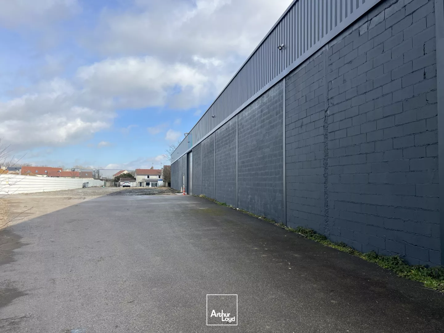 Entrepôt indépendant 5 505 m² à louer - Le Mesnil Amelot, accès rapide A1, A104, RER B, proche Paris CDG