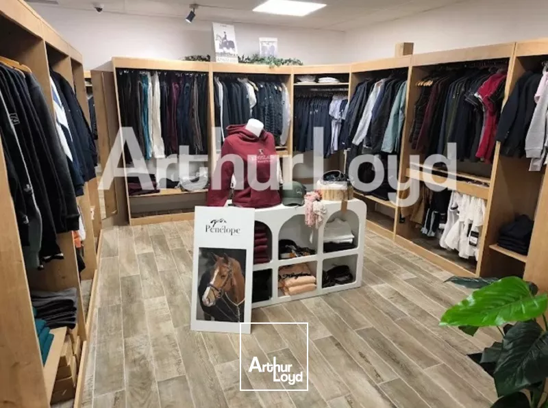 A LOUER - Local commercial 107,87 m² - Quartier Saint-Sauveur, Caen