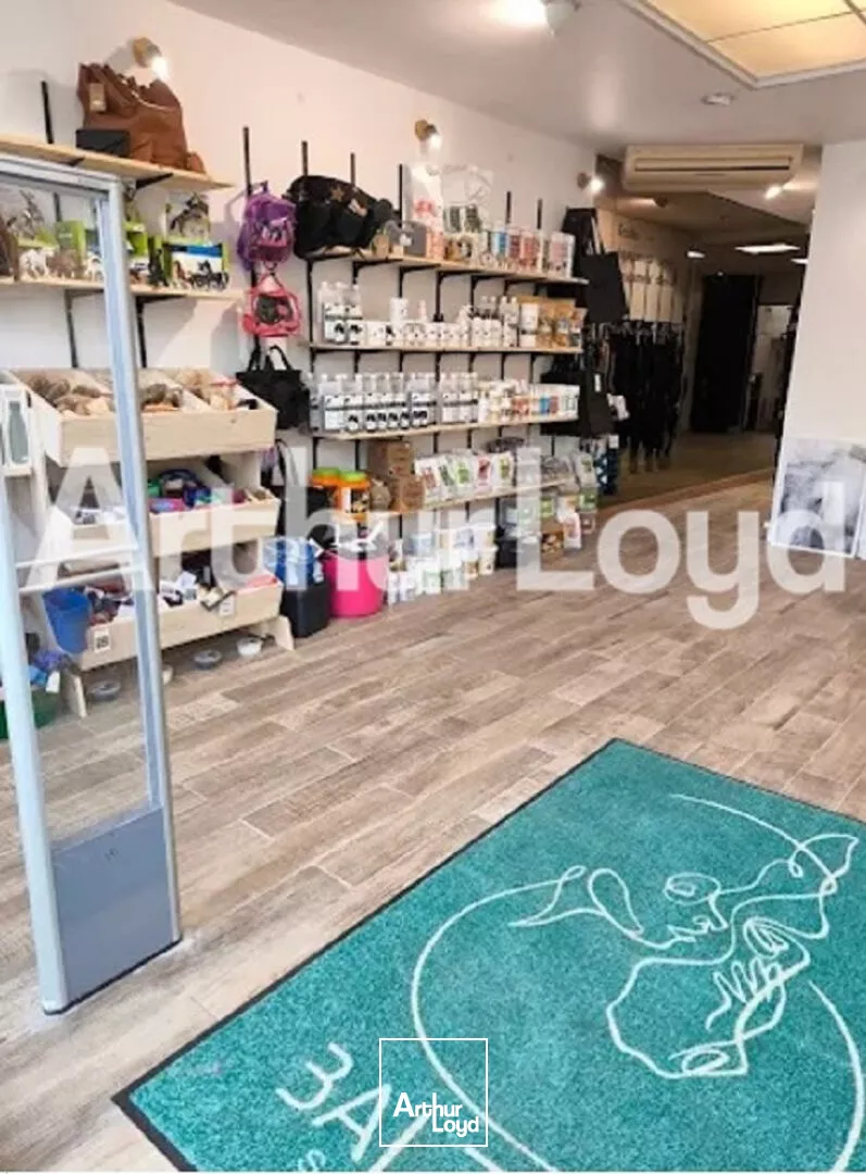 A LOUER - Local commercial 107,87 m² - Quartier Saint-Sauveur, Caen