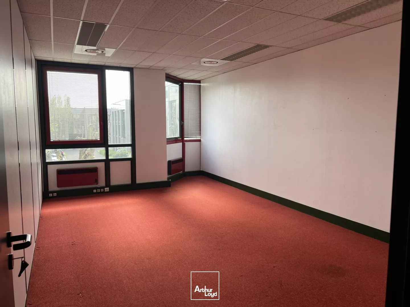 Bureaux à vendre à ROISSY EN FRANCE 95700