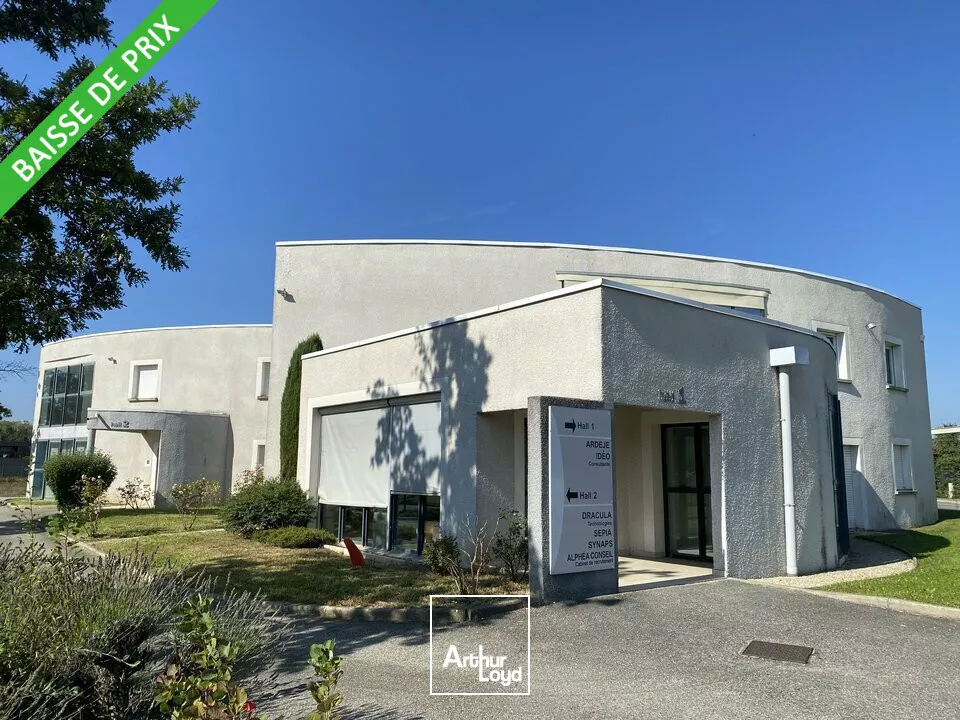 Valence ZFU, bureaux et entrepôts à louer dans bâtiment d'architecte