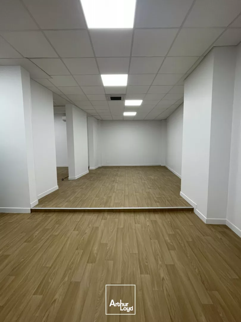 A LOUER - PLATEAU DE BUREAUX D'ENVIRON 150M2, ENTIEREMENT RENOVÉ - HYPER CENTRE VILLE DE REIMS