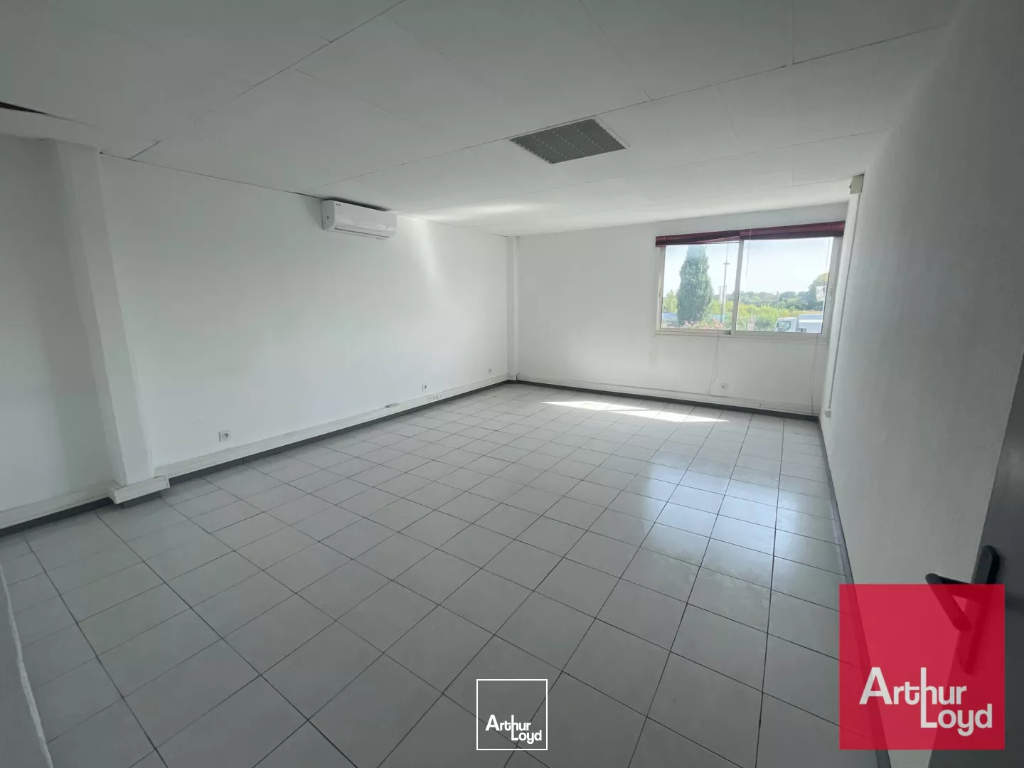 BUREAUX - LOYER ATTRACTIF - MAUGUIO FREJORGUES