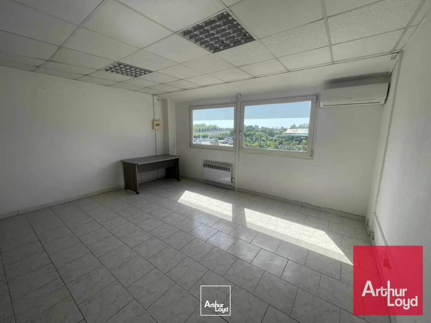 BUREAUX - LOYER ATTRACTIF - MAUGUIO FREJORGUES