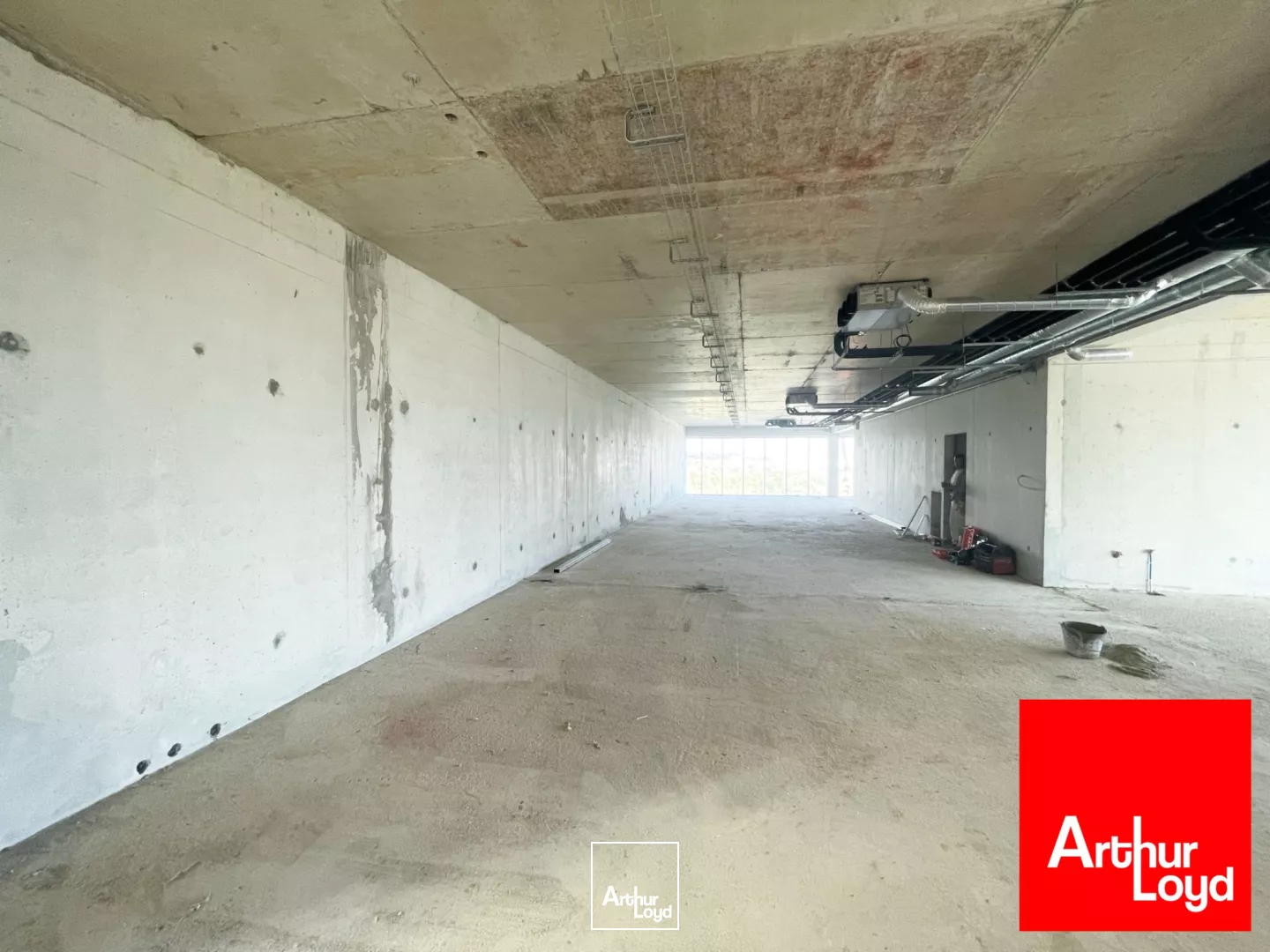 BUREAUX NEUFS A LOUER AVEC TERRASSES ET PARKINGS - NEXUS - MONTPELLIER -GARE TGV SUD DE FRANCE