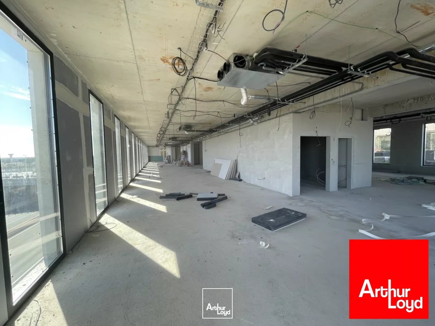 BUREAUX NEUFS A LOUER AVEC TERRASSES ET PARKINGS - NEXUS - MONTPELLIER -GARE TGV SUD DE FRANCE