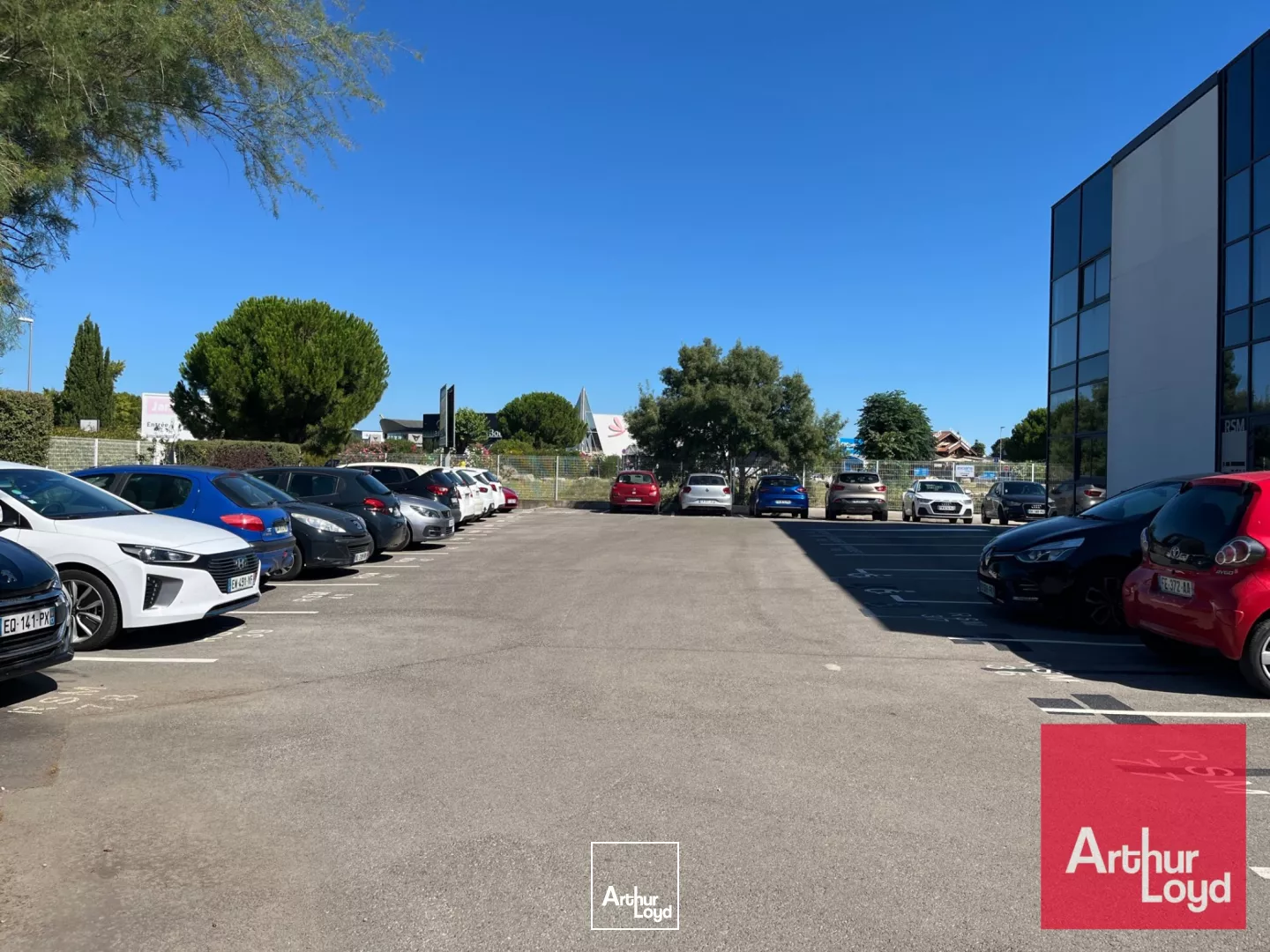 BUREAUX DE 438 M2 PARC DE L'AEROPORT PEROLS 