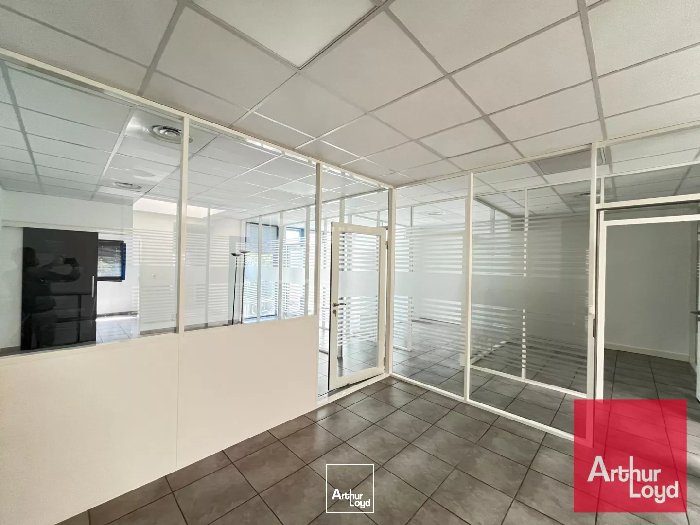 BUREAUX DE 438 M2 PARC DE L'AEROPORT PEROLS 