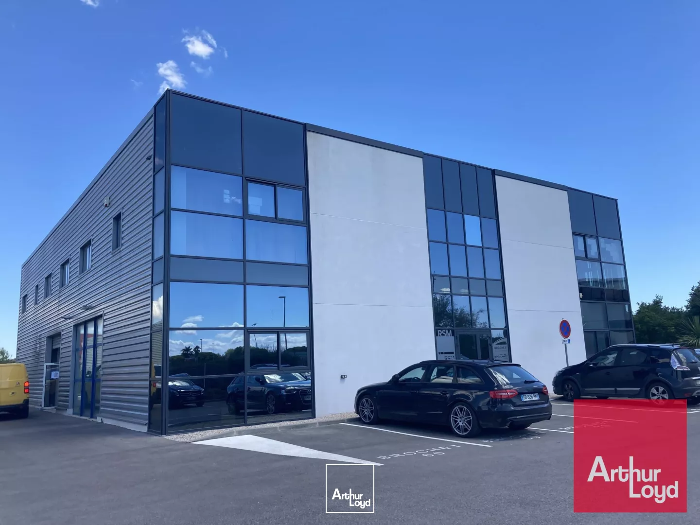 BUREAUX DE 438 M2 PARC DE L'AEROPORT PEROLS 