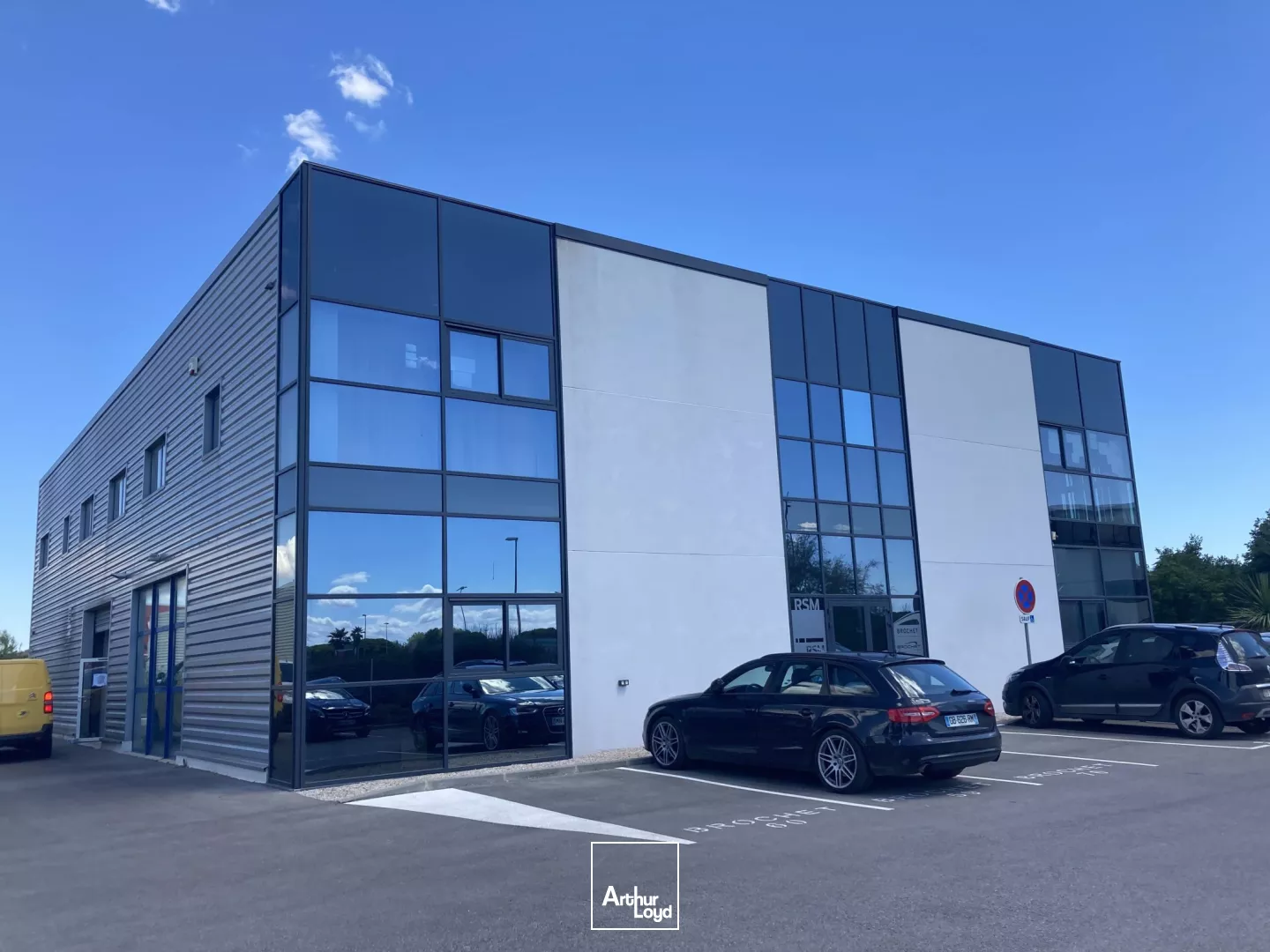 BUREAUX DE 438 M2 PARC DE L'AEROPORT PEROLS 