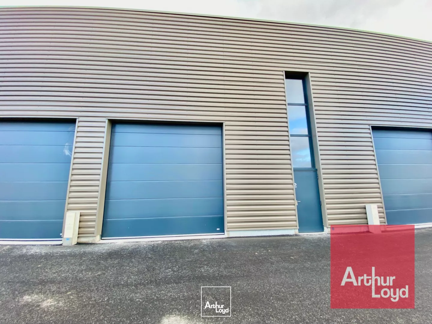 Locaux d'activité neufs en VEFA à louer - Programme divisible dès 108 m² - Accessibilité et prestations professionnelles à Montpellier