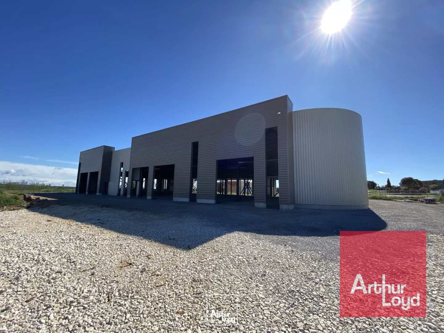 Locaux d'activité neufs en VEFA à louer - Programme divisible dès 108 m² - Accessibilité et prestations professionnelles à Montpellier