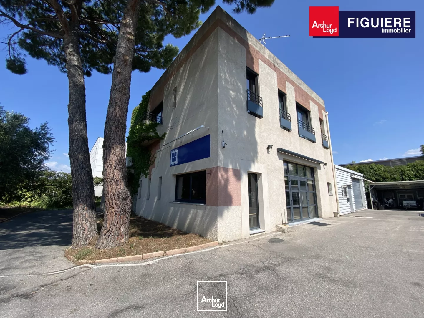 Bâtiment mixte indépendant à VENDRE sur AIX EN PROVENCE