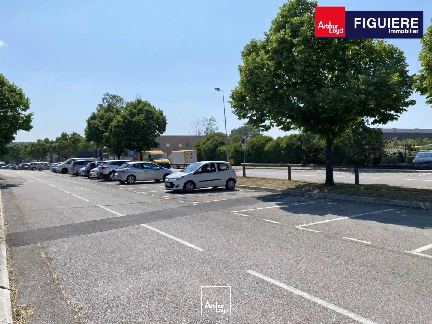 Bâtiment mixte indépendant à VENDRE sur AIX EN PROVENCE