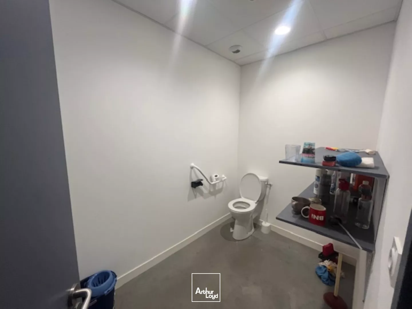 LOCAL COMMERCIAL ET BUREAUX A LOUER - ZONE COMMERCIALE DE QUIMPER