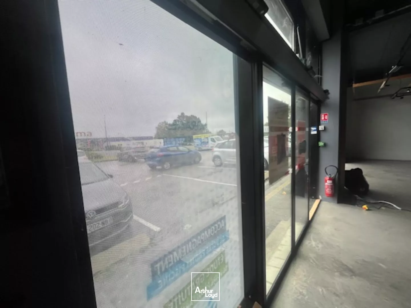 LOCAL COMMERCIAL ET BUREAUX A LOUER - ZONE COMMERCIALE DE QUIMPER