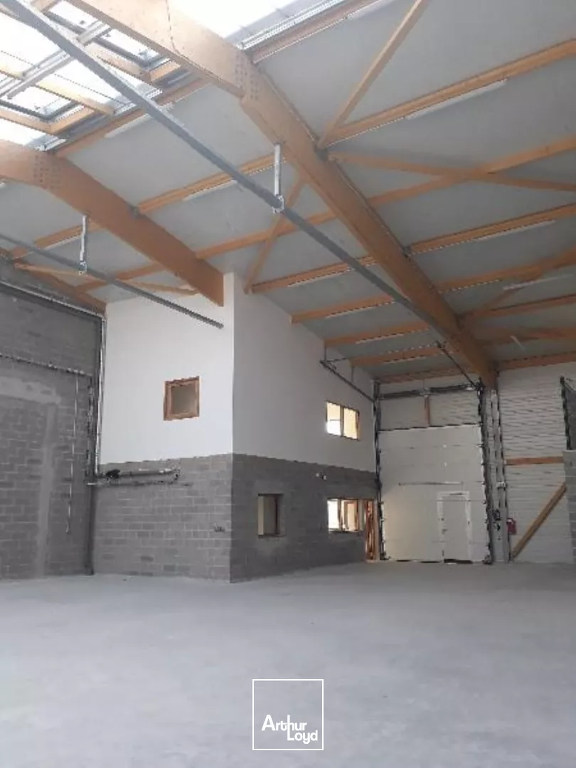 A LOUER LOCAUX D'ACTIVITES MERDRIGNAC